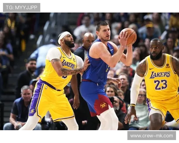 八村塁防守端蜕变引关注，新赛季成联盟最具潜力防守锋线之一