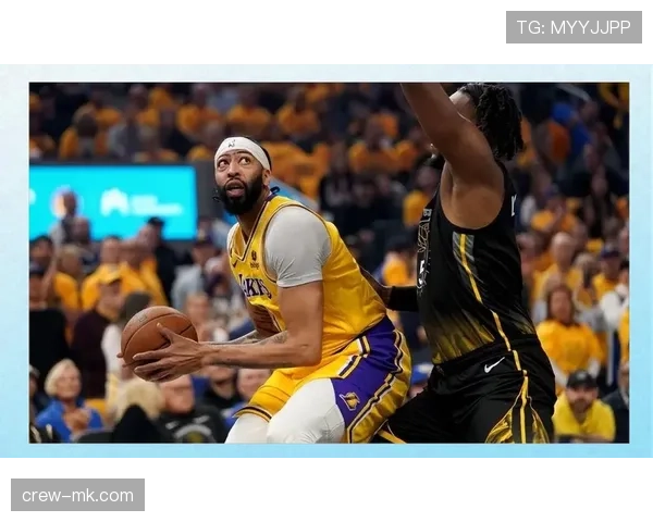 戴维斯助攻表现亮眼，助力球队联赛竞争力持续攀升