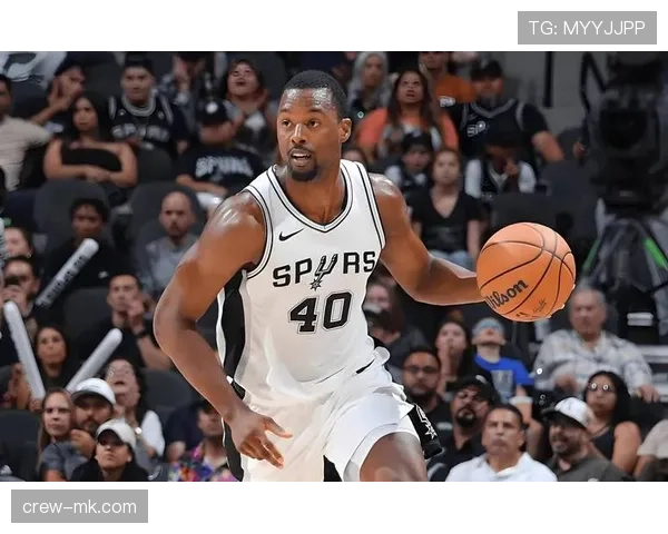 欧洲杯球员转会潮持续升温，新赛季明星球员换队表现值得关注