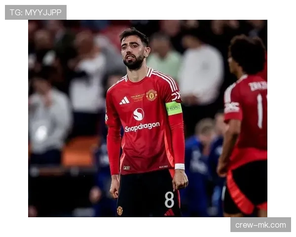 曼联更衣室矛盾再度曝光：内部关系紧张对赛季稳定性构成考验