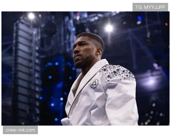 安东尼·约书亚赛后戴的那块表，看价钱我手机差点掉地